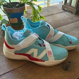 New Balance FuelCell Lindor v2 turf shoes